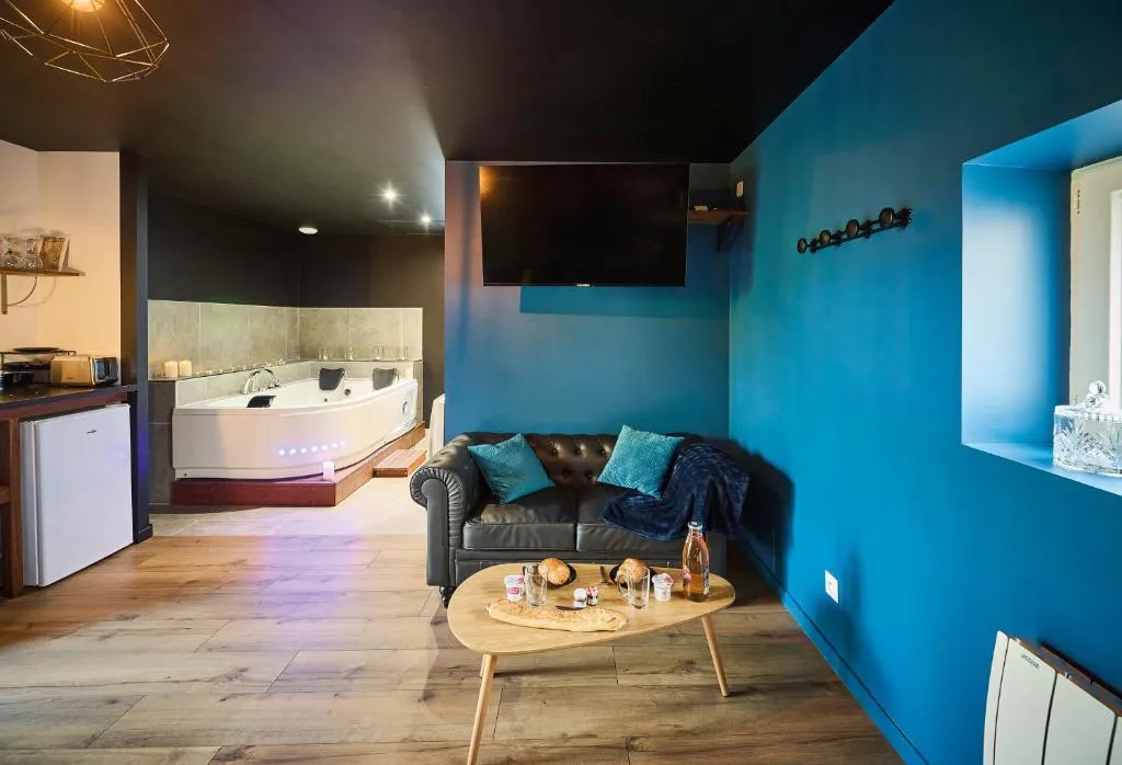 L'Escapade Balnéo, suite avec spa à Le Mans
