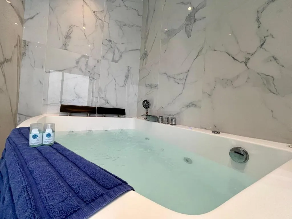 Appartement Balnéo Saint-Gervais, suite avec spa à Rouen