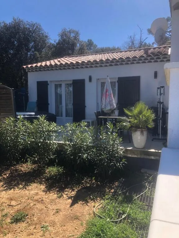 T2 Les Coquelicots, suite avec spa à Camps-la-Source