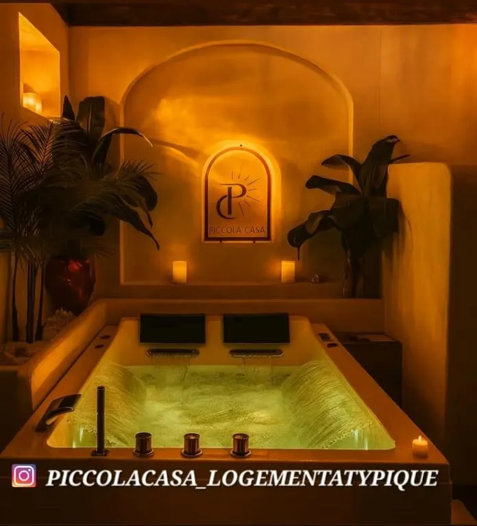 Piccola Casa Côté Île, love room à La Verpillière