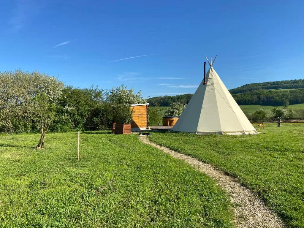 Tipi de Médonville, hébergement insolite à Médonville