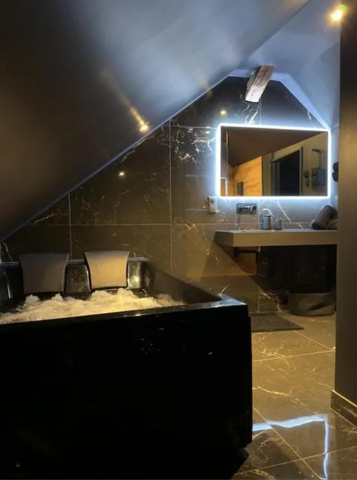 BlackRoom Balnéo à Belfort, photo 7