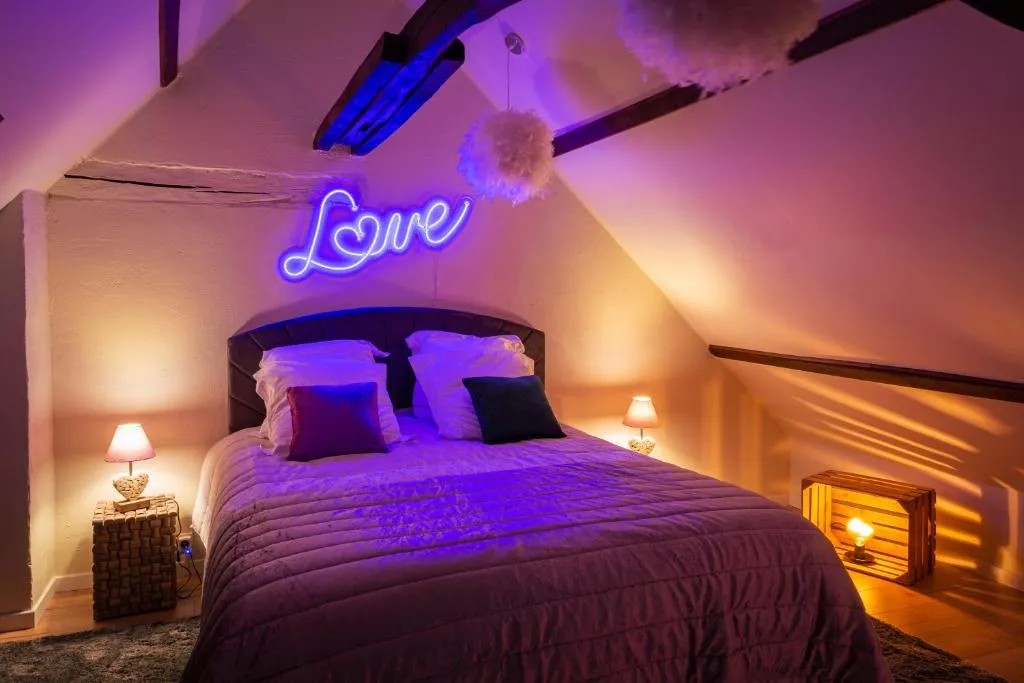 Pour Toi et Moi, love room à Saint-Martin-des-Bois