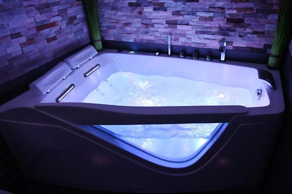L'Appartement Tropical, suite avec spa à Draveil