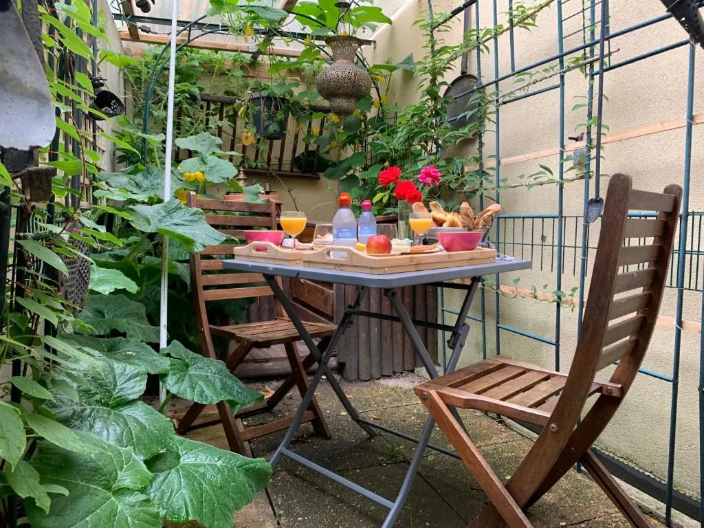 Chambre et Lounge de Marolles à Marolles-en-Hurepoix, photo 4