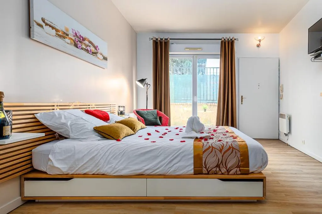 L'Appartement Jacuzzi d'Asnières à Asnières-sur-Seine, photo 6