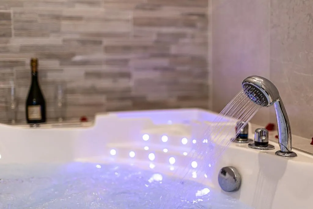 L'Appartement Jacuzzi d'Asnières à Asnières-sur-Seine, photo 7