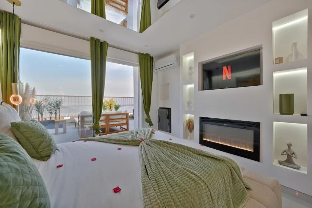 Le Luxury Dolce, suite avec spa à Alfortville