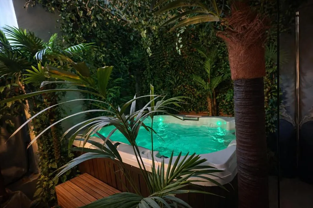 La Jungle Room, suite avec spa à Bordeaux