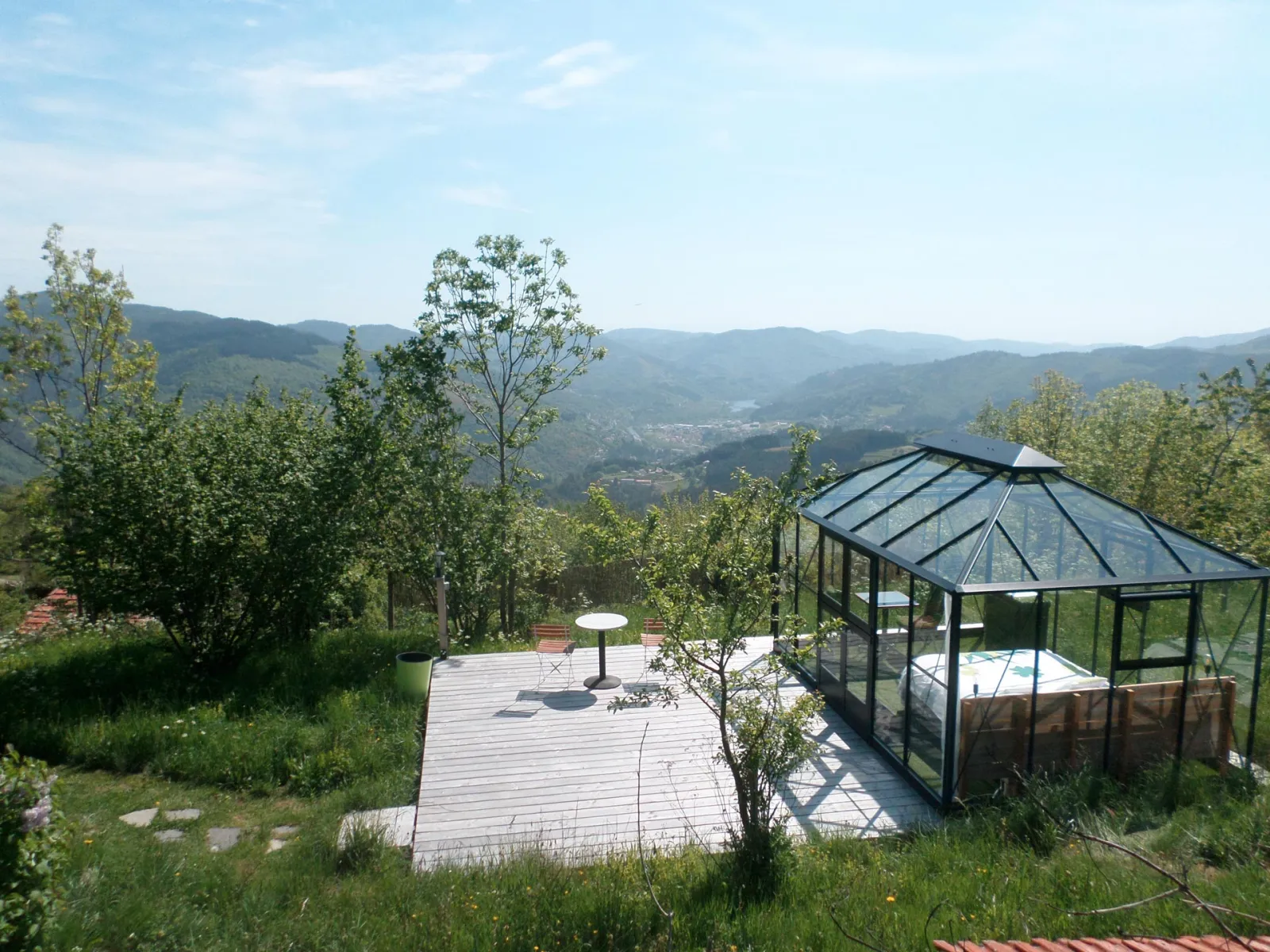 Le Pavillon Prairie, hébergement insolite à Jaunac