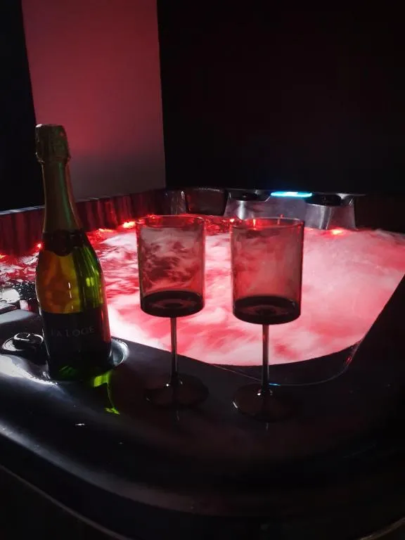 La Loge de Sinceny, suite avec spa à Sinceny