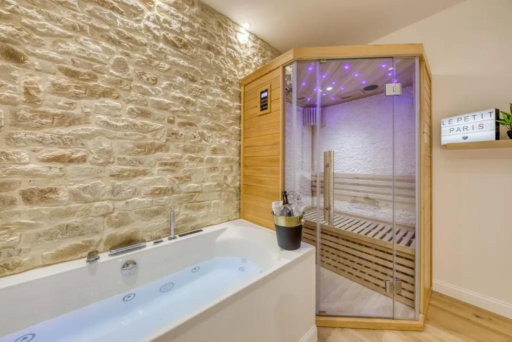 Le Petit Paris, suite avec spa à Chartres