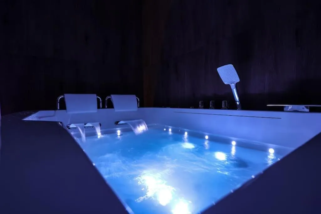 Suite Jacuzzi Zénith à Strasbourg, photo 4