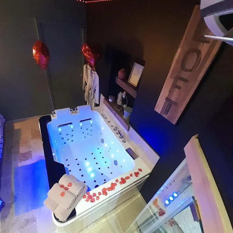 Instant à Deux, suite avec spa à Précigné