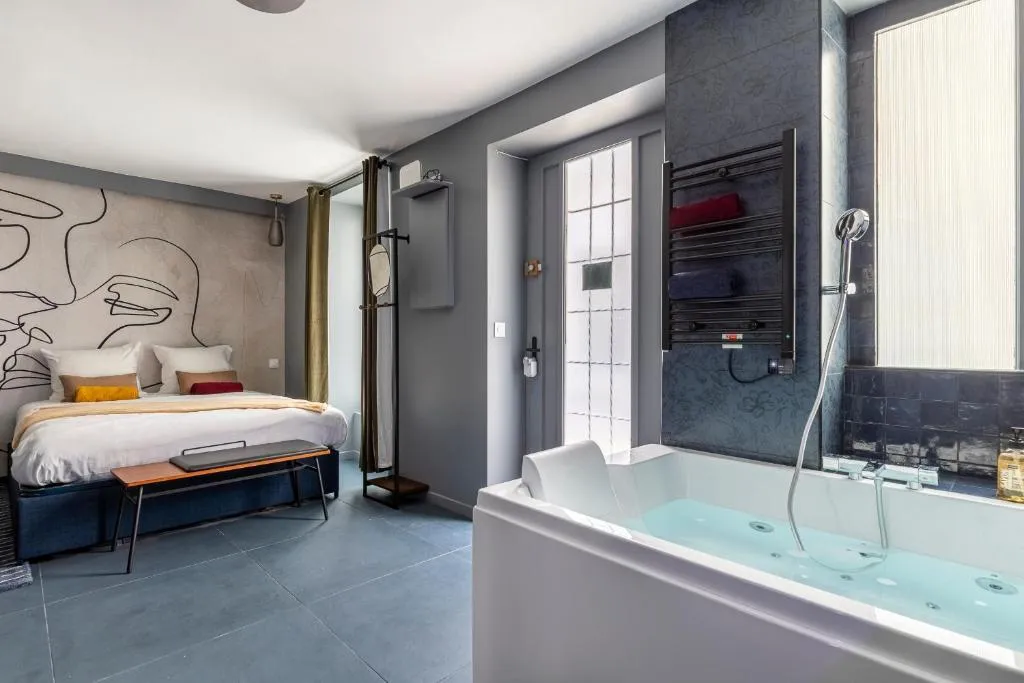 Suite Jacuzzi Opéra, suite avec spa à Paris