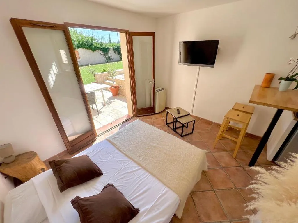 Studio Jacuzzi et Piscine à Lorgues, photo 2