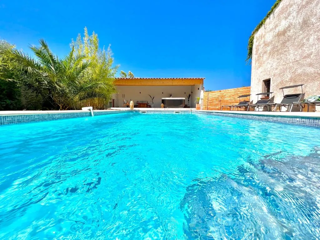 Studio Jacuzzi et Piscine à Lorgues, photo 7