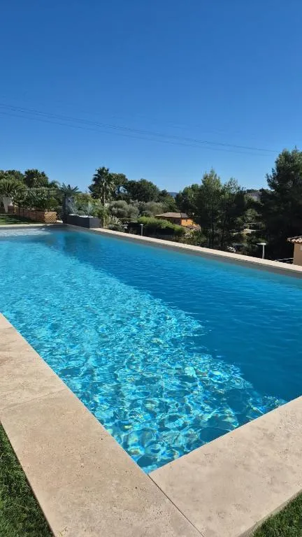 Appartement Piscine et Bain à Remous à Ollioules, photo 4