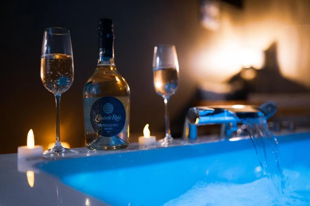 L'Alcôve, love room à Hennebont