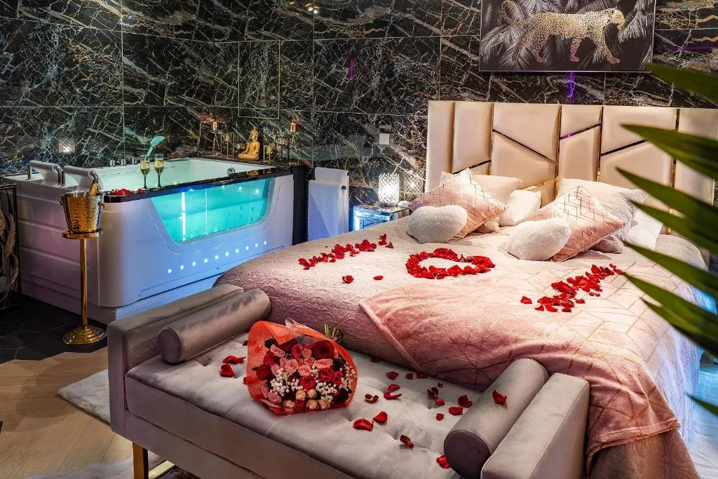 Le Loft de la Cathédrale, suite avec spa à Narbonne