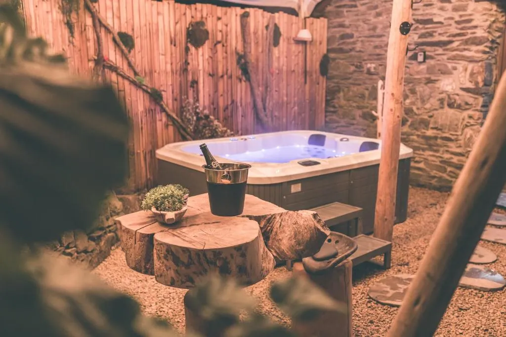 La Maison Sauna et Jacuzzi de Stoumont, suite avec spa à Stoumont