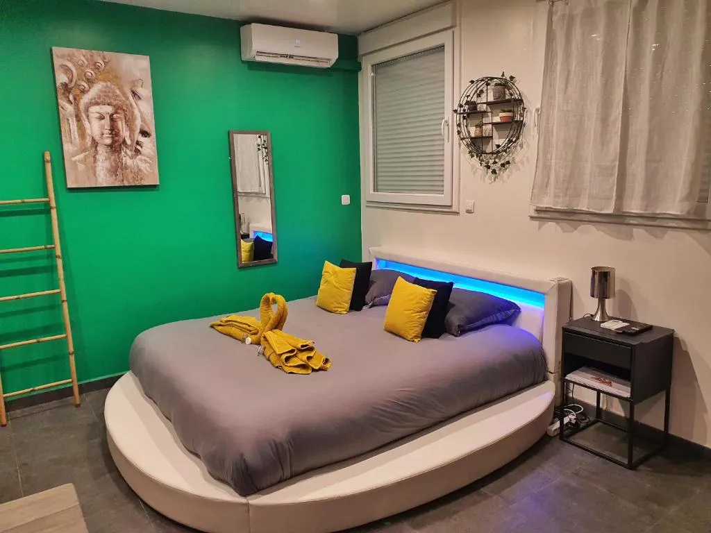 La Suite Jacuzzi des Catalans à Marseille, photo 2