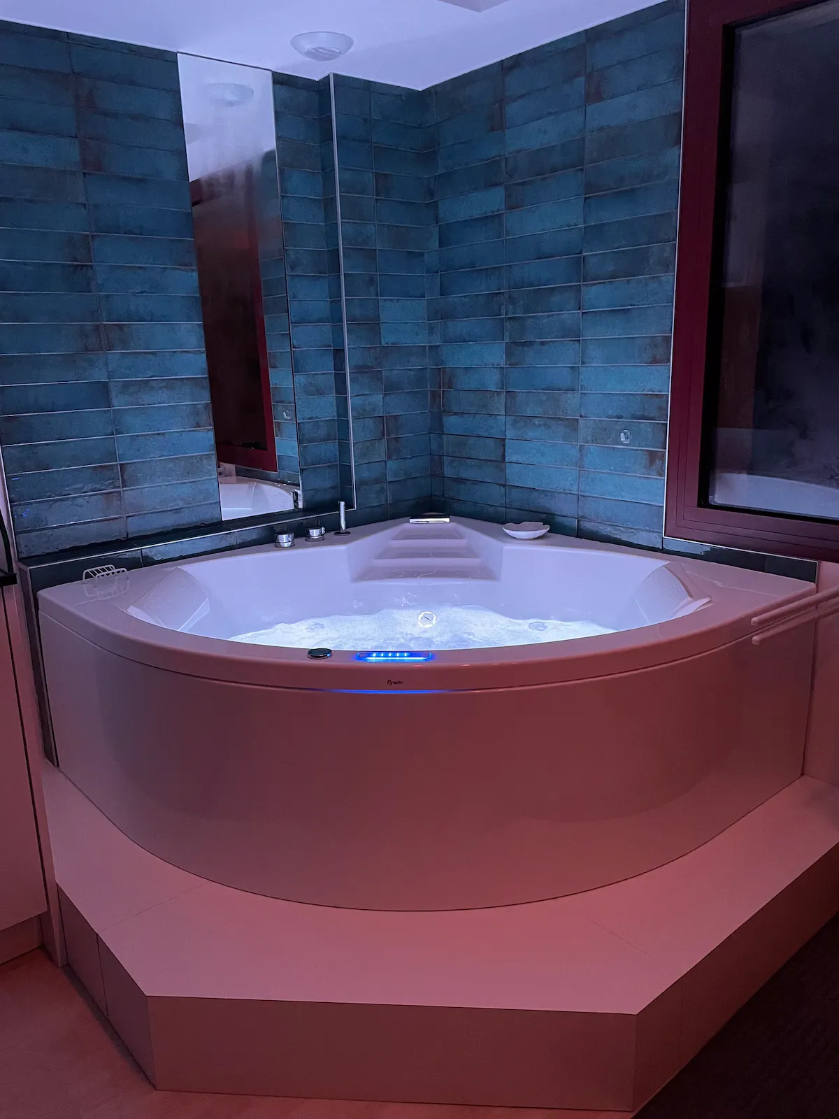 L'Appartement Balnéo de Chamrousse, suite avec spa à Chamrousse