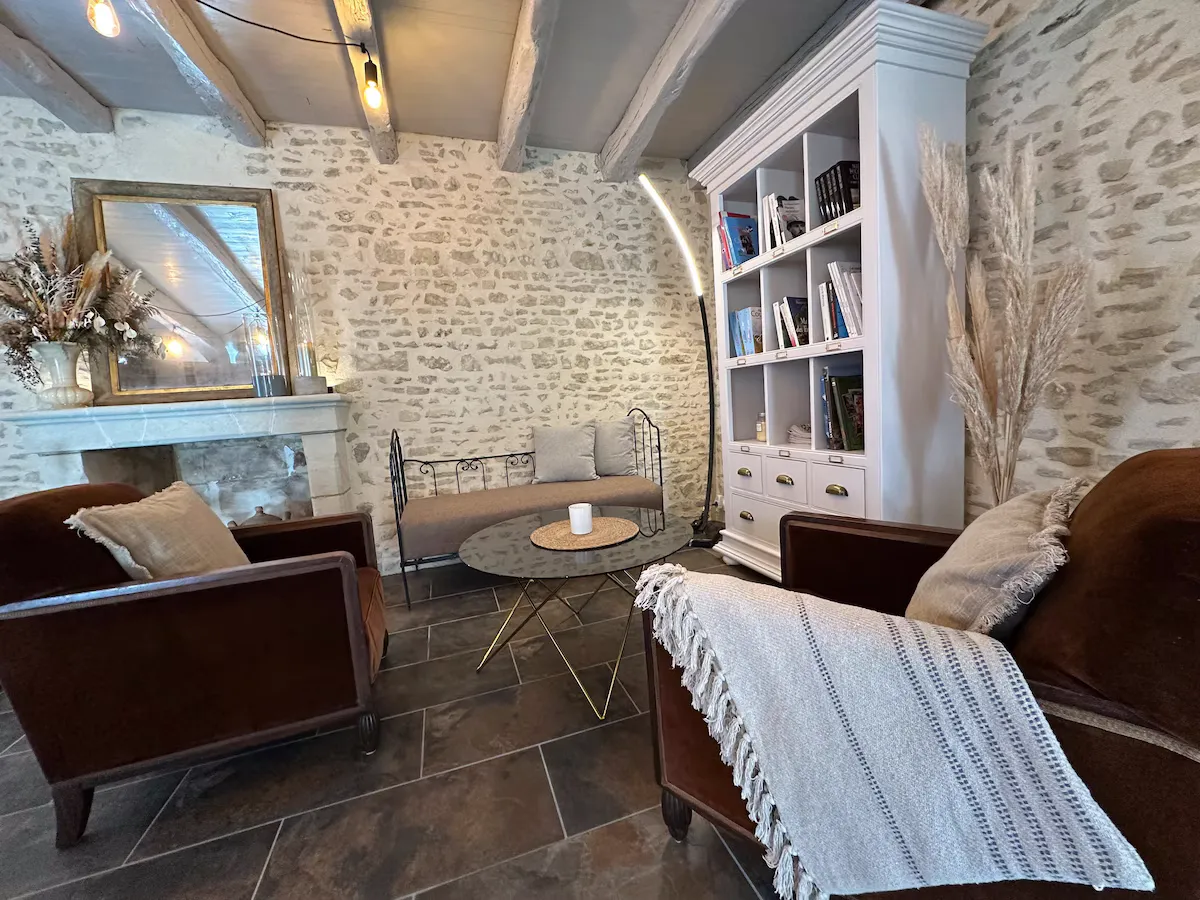 La Chambre Silex, suite avec spa à Beaumont Saint-Cyr