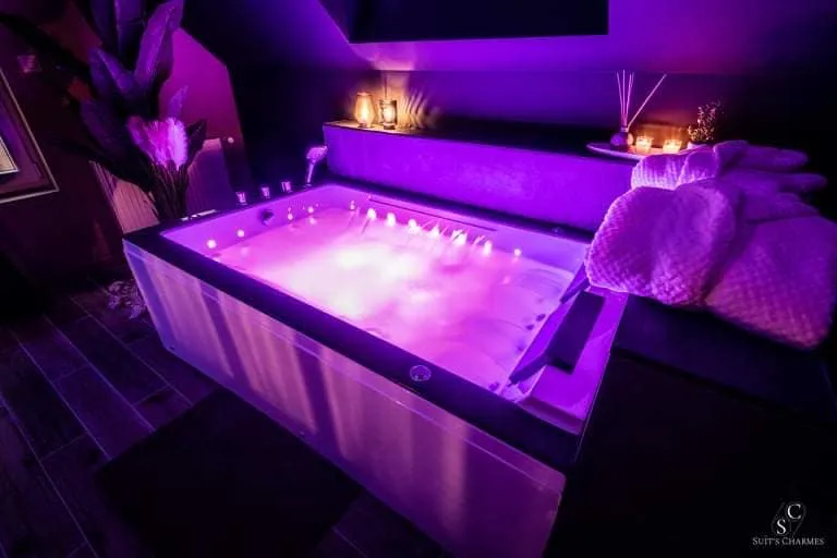 Le Loft Suit's Charmes, suite avec spa à Danjoutin