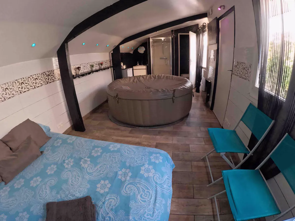 La Cabane Jacuzzi, cabane à Corbeil-Essonnes