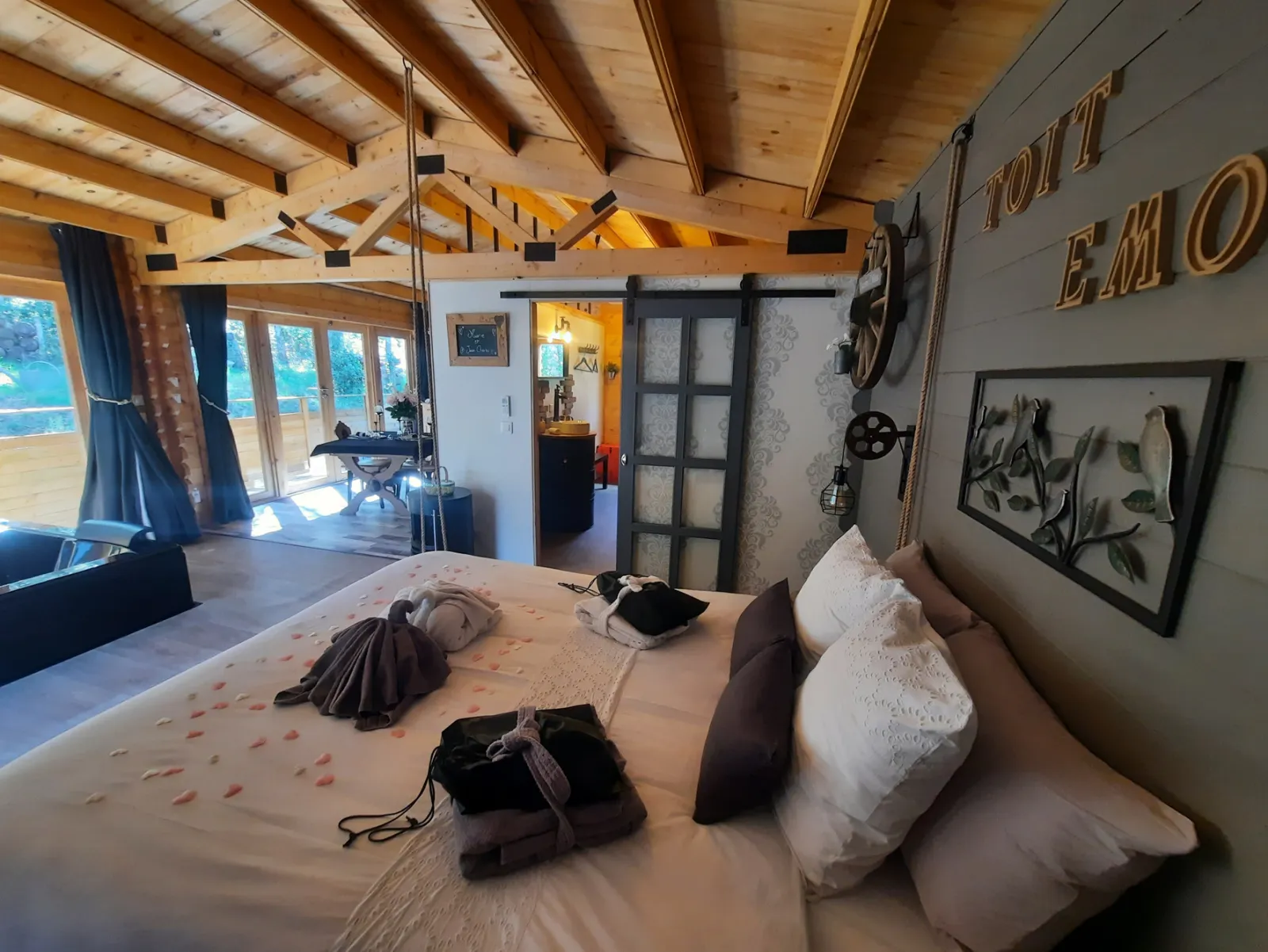 Le Toit Émoi, suite avec spa à Plan-d'Aups-Sainte-Baume