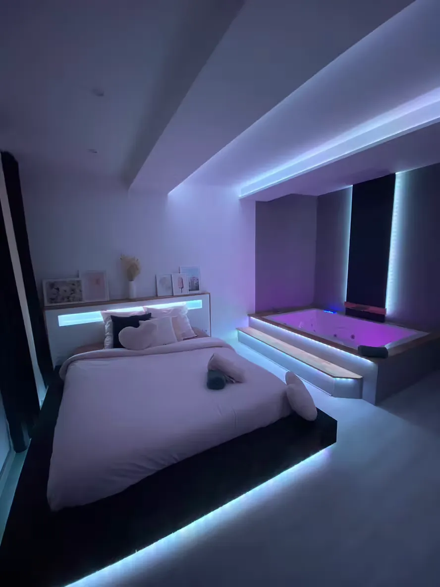 CineWood Spa, suite avec spa à Le Beausset
