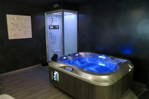 La Suite Jacuzzi Hammam à Bourg-lès-Valence, photo 6