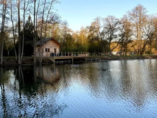 Le Chalet sur l'Eau à Montreuil-sur-Epte, photo 2