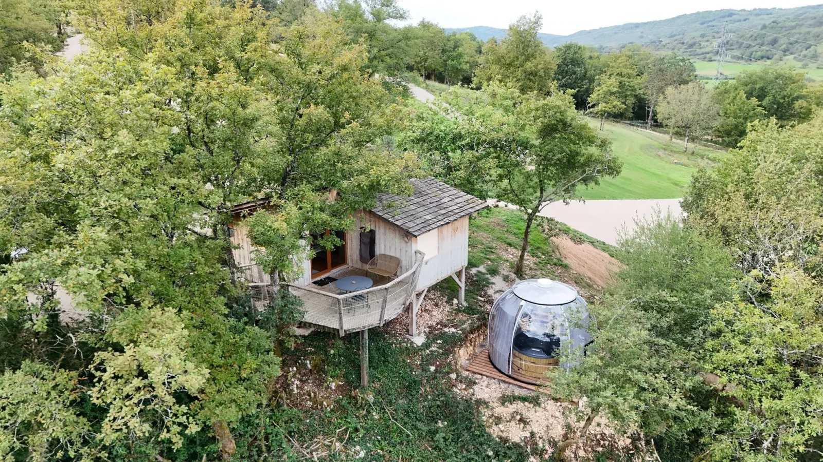 La Cabane La Sapinière, cabane à Serrières-sur-Ain