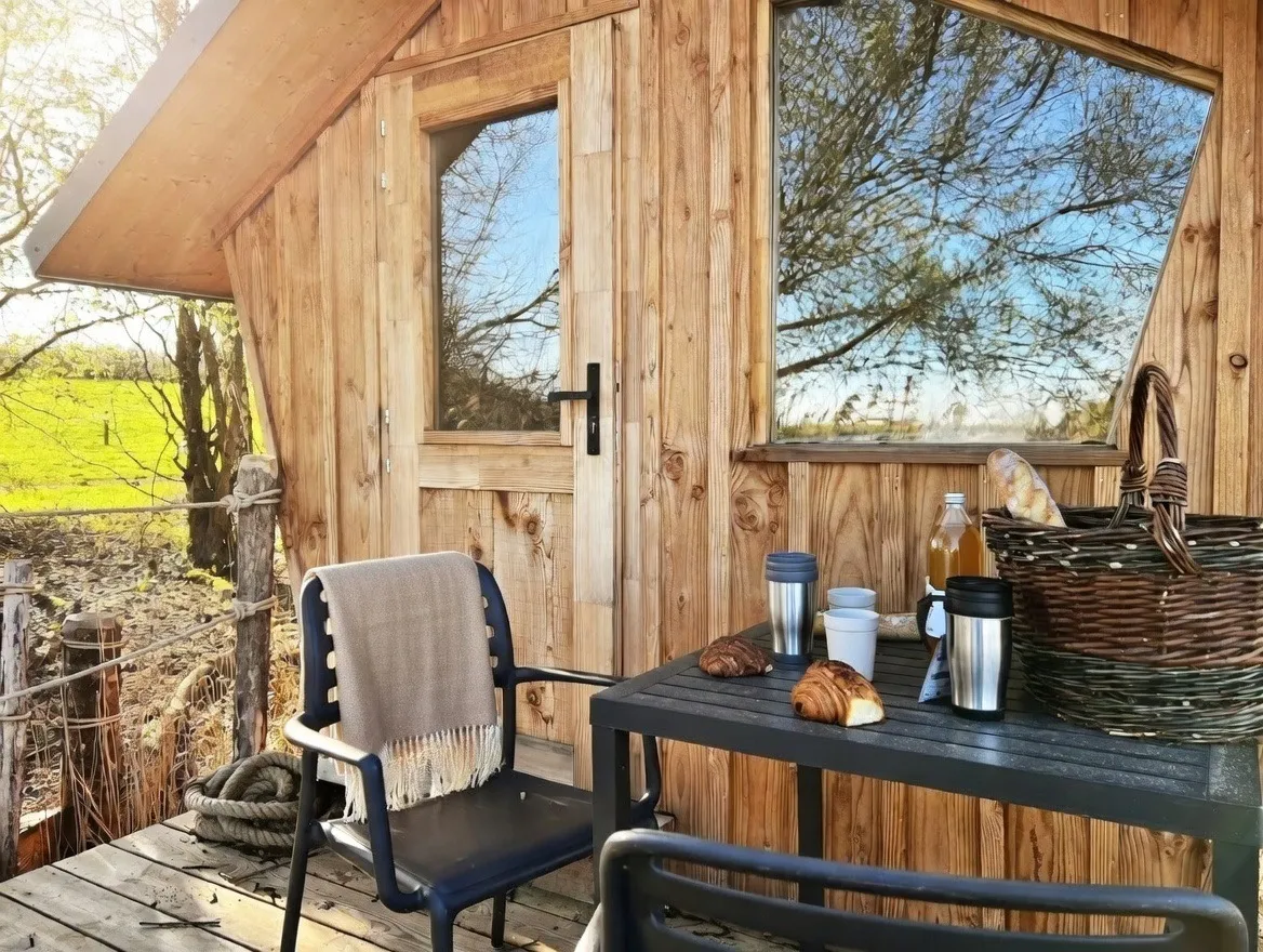 La Cabane Perdue, cabane à Bâgé-Dommartin
