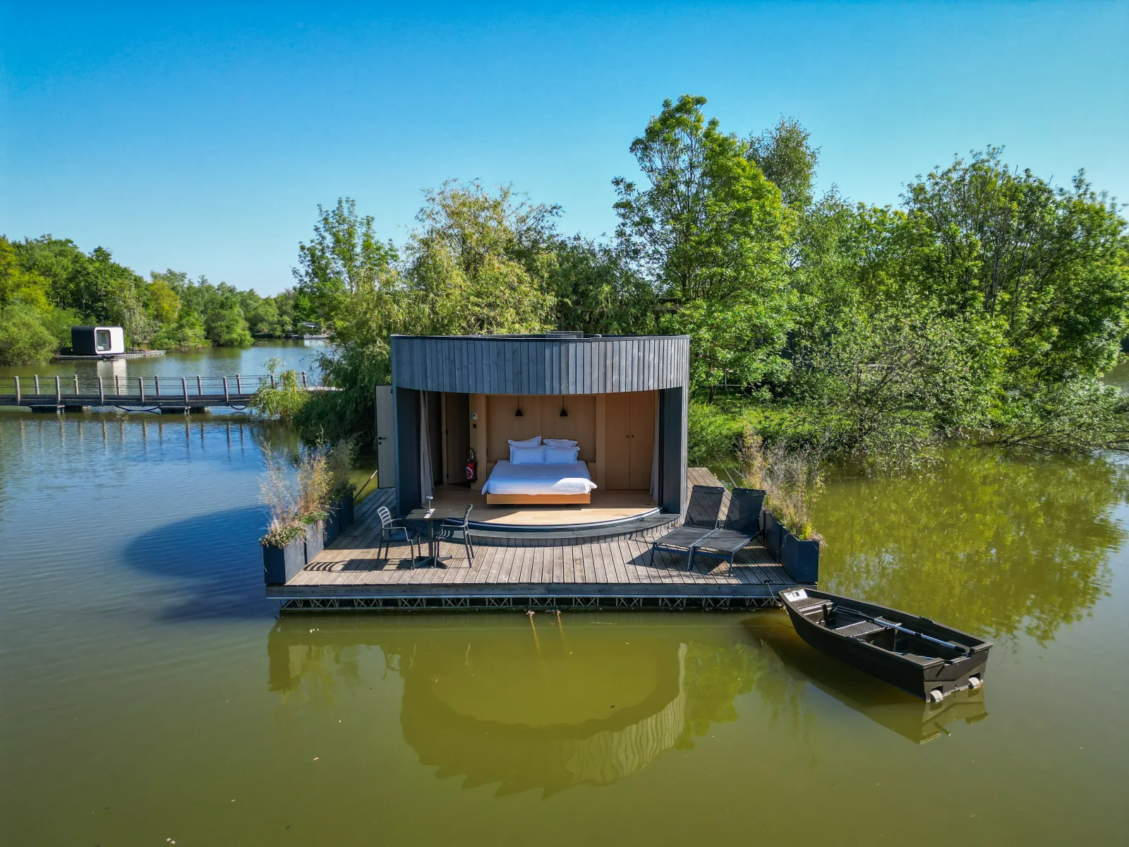 Le Lumipod Flottant, hébergement sur l’eau à Bâgé-Dommartin