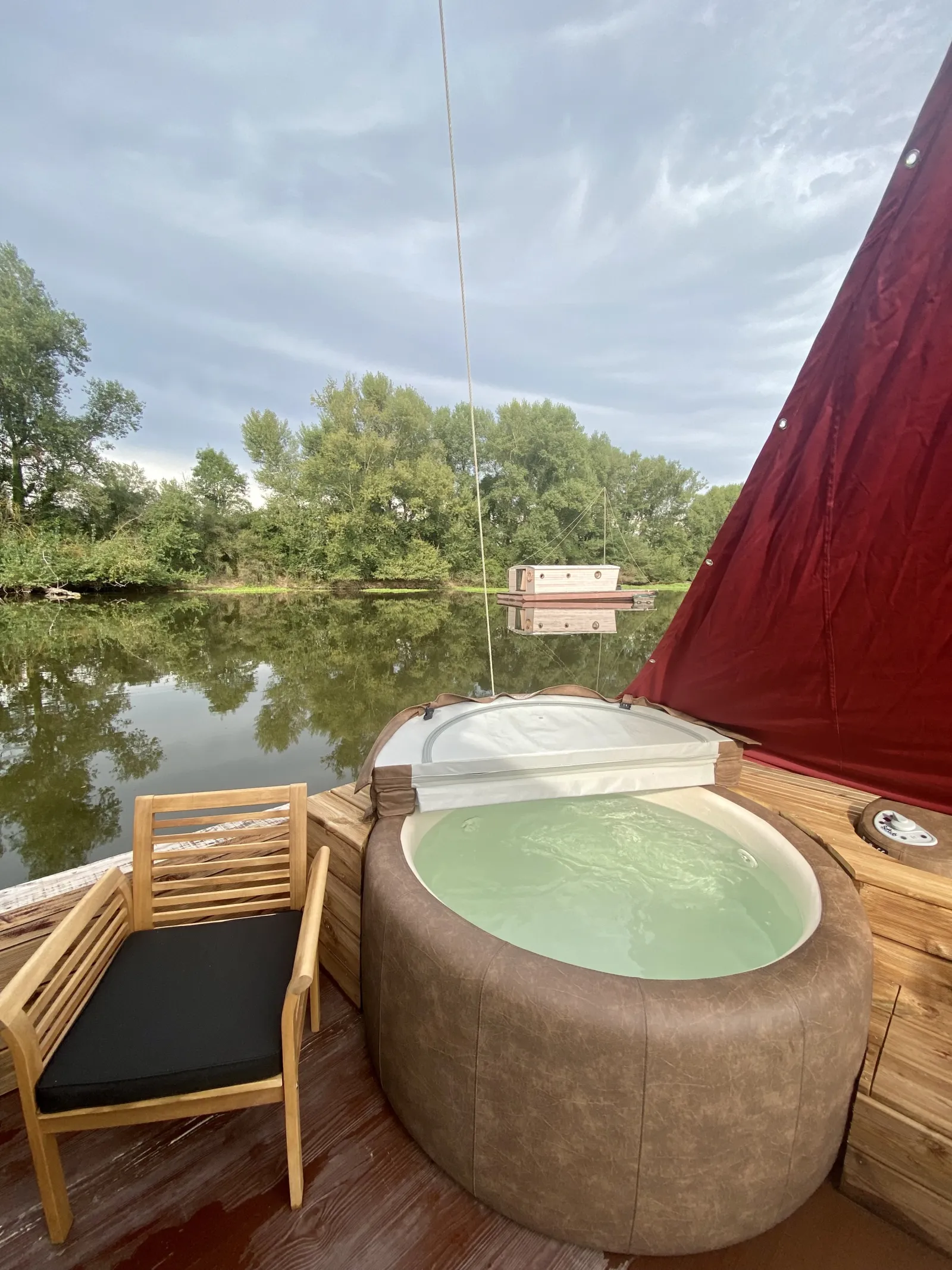 La Toue Cabanée Spa à Chassenard, photo 7