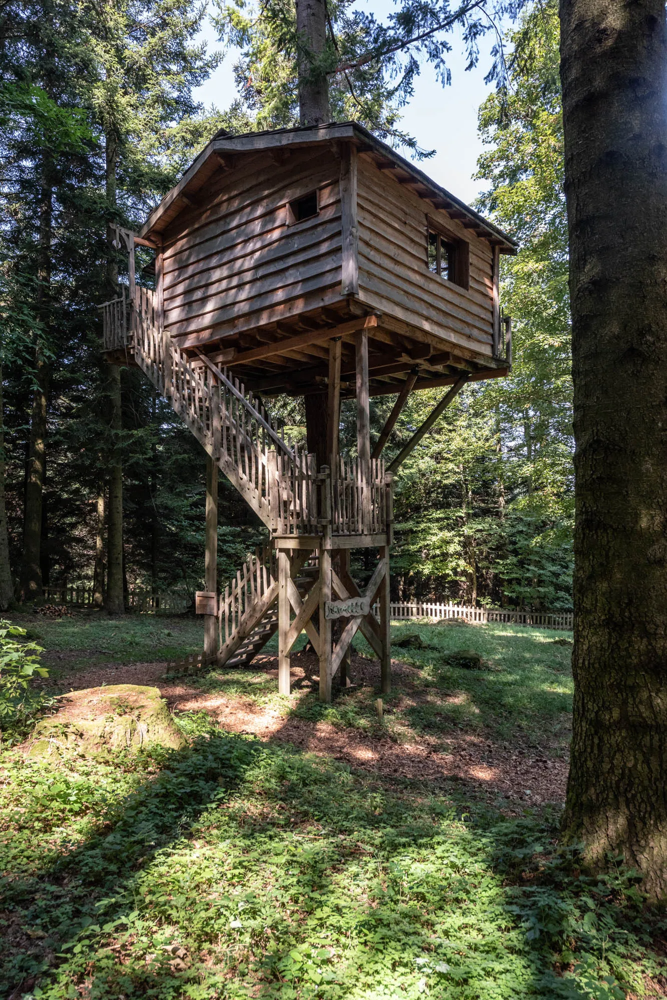 Cabane Hérisson, cabane à Belsentes
