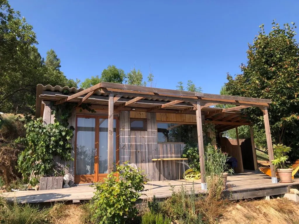 Cabane du rayon vert à Saint-Michel-de-Chabrillanoux, photo 2