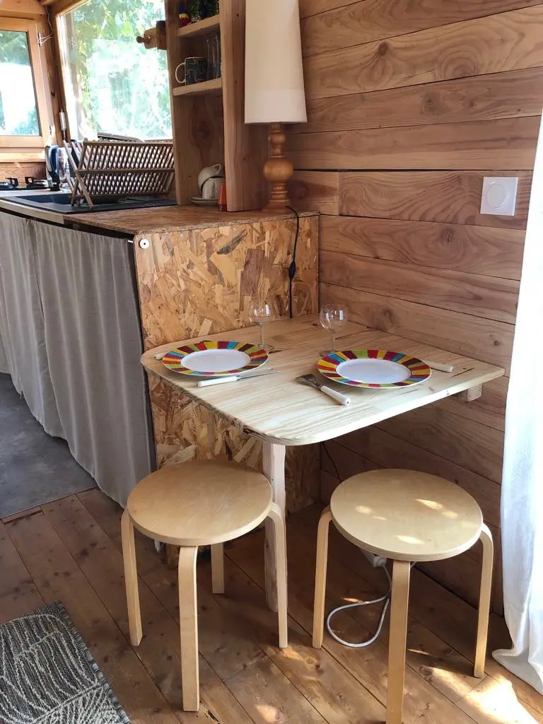 Cabane du rayon vert à Saint-Michel-de-Chabrillanoux, photo 7