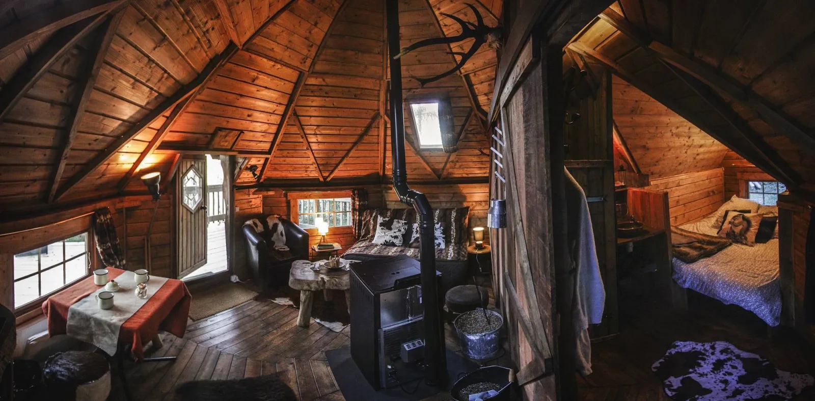 Cabane des Trappeurs à Cheylade, photo 2