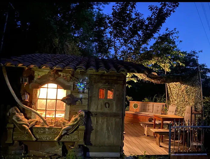La Cabane des Deux Muses à Bussières, photo 2