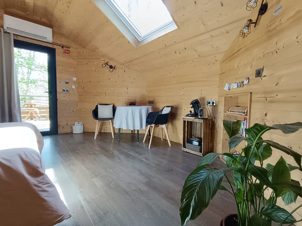 La Cabane de Lyns à Saint-Diéry, photo 3