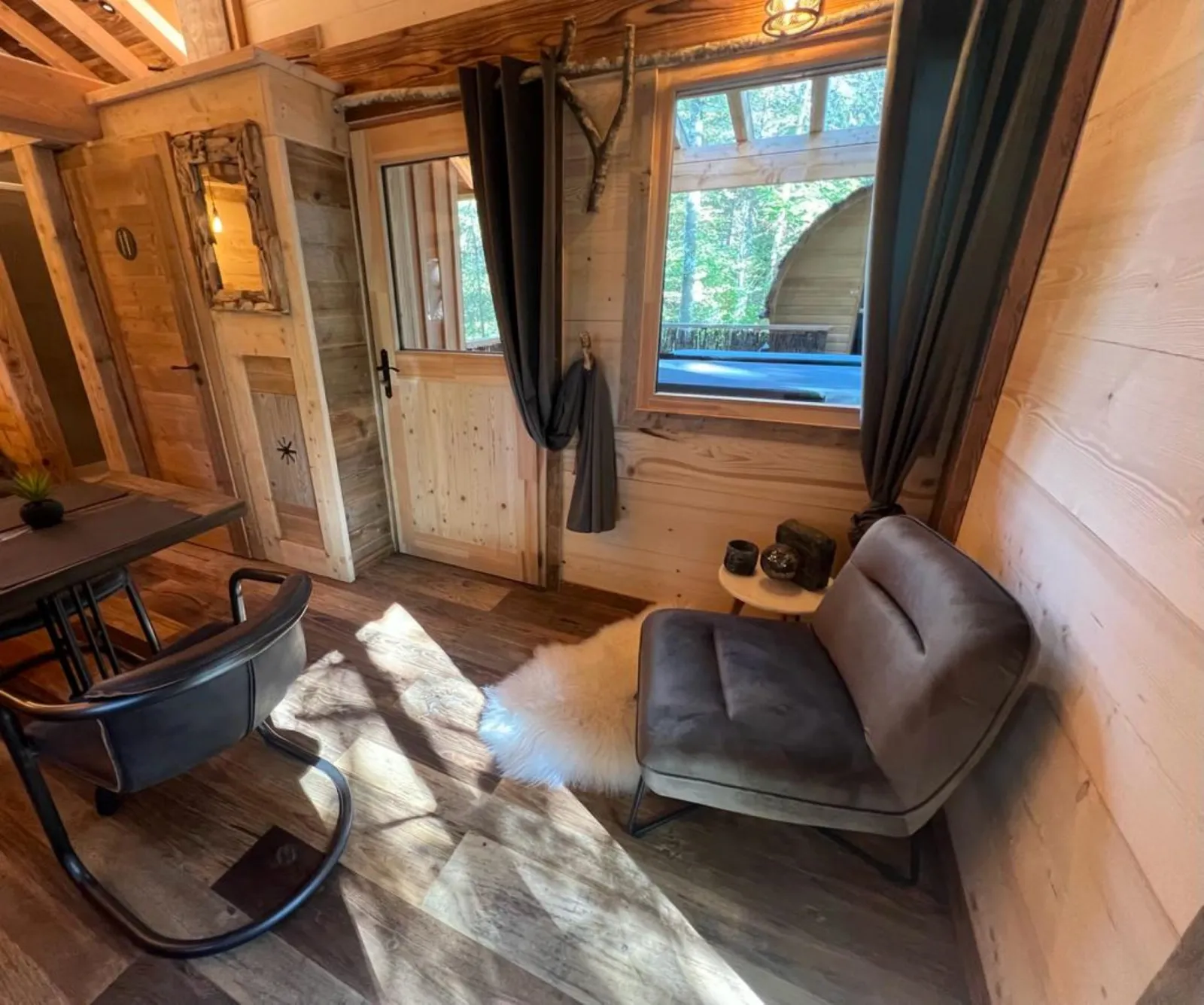 Cabane Champvent à Petite-Chaux, photo 7