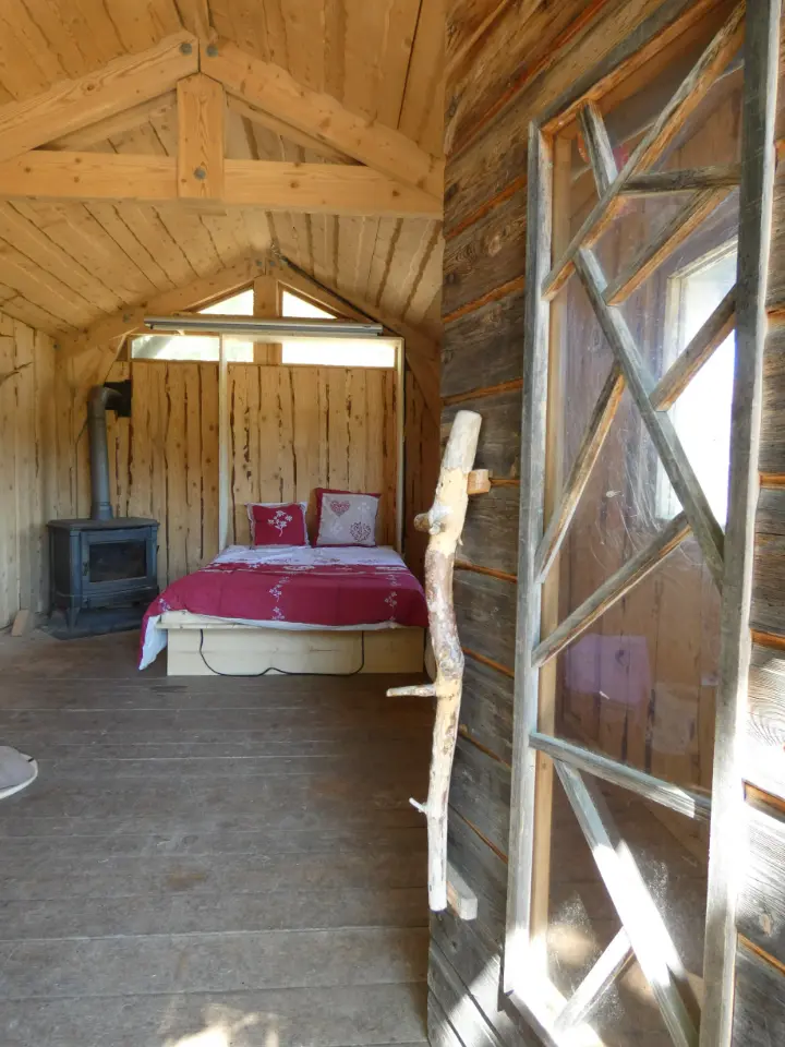 Cabane des chiens de traîneau, cabane à Lamoura