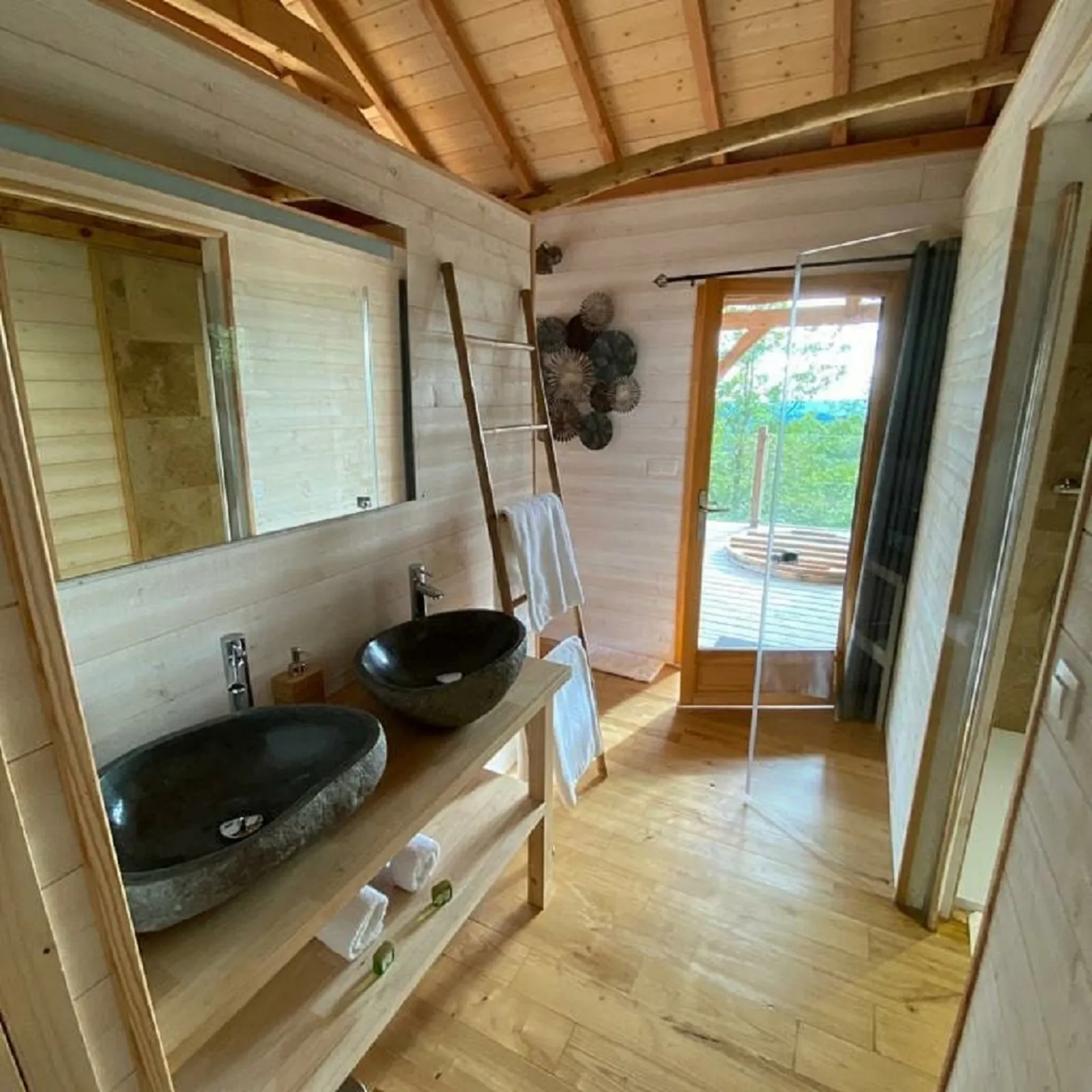 Cabane Spa Mésange à Bonlieu, photo 3