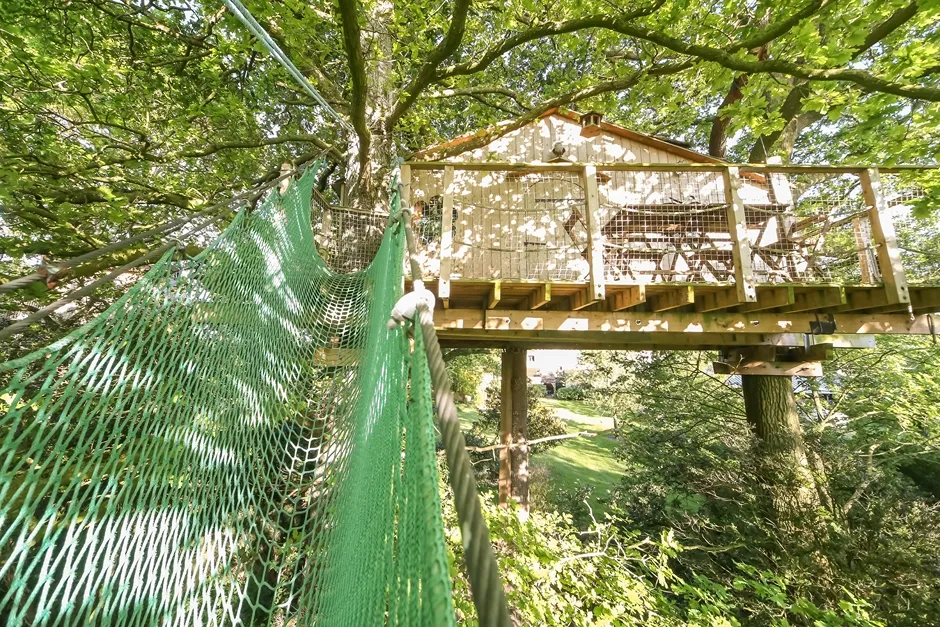 Cabane Tour à Hénanbihen, photo 2