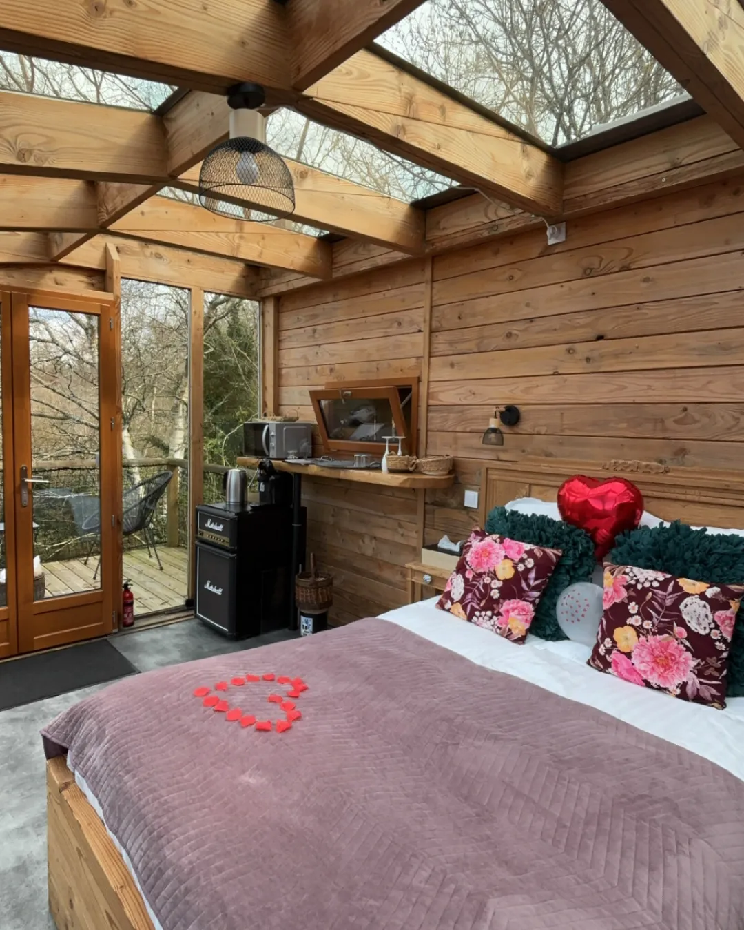 Cabane en verre à La Roche-Maurice, photo 4