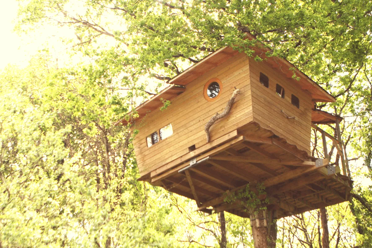 Cabane Neh er lenn, cabane à Ploemel